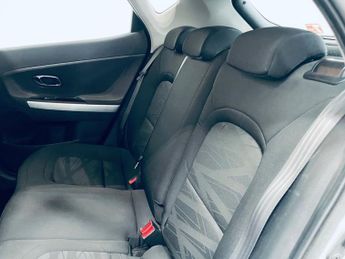 KIA CEED 1.4 CRDi VR7 Hatchback 5dr Diesel Manual Euro 5 (89 bhp)