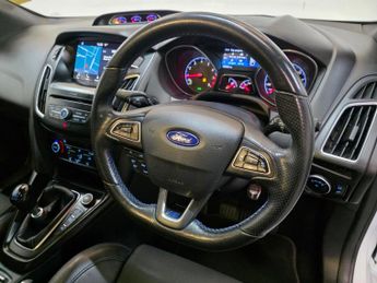 FORD FOCUS 2.3T EcoBoost RS Hatchback 5dr Petrol Manual AWD Euro 6 (s/s) (3