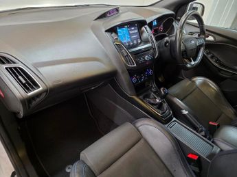 FORD FOCUS 2.3T EcoBoost RS Hatchback 5dr Petrol Manual AWD Euro 6 (s/s) (3