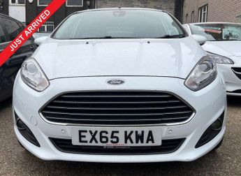 Ford Fiesta AUTOMATIC 1.0T EcoBoost Titanium Hatchback 5dr Petrol Powershift