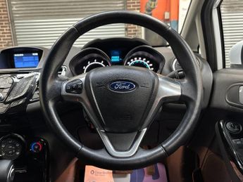 FORD FIESTA 1.0T EcoBoost Zetec Hatchback 5 Door Petrol Automatic White Powe