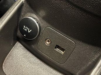 FORD FIESTA 1.0T EcoBoost Zetec Hatchback 5 Door Petrol Automatic White Powe