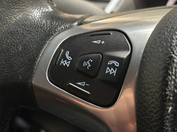 FORD FIESTA 1.0T EcoBoost Zetec Hatchback 5 Door Petrol Automatic White Powe