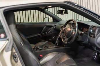 NISSAN GT-R 3.8 V6 45th Anniversary Coupe 2dr Petrol Auto 4WD Euro 5 (550 ps