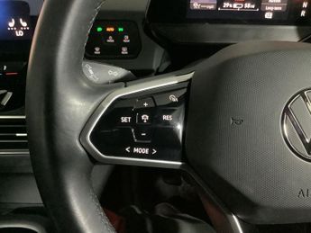 VOLKSWAGEN ID.3 Pro 58kWh Life Hatchback 5dr Electric Auto (145 ps)