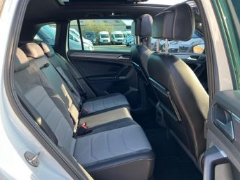 VOLKSWAGEN TIGUAN 2.0 TSI BlueMotion Tech R-Line SUV 5dr Petrol DSG 4Motion Euro 6