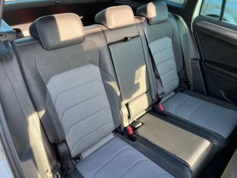 VOLKSWAGEN TIGUAN 2.0 TSI BlueMotion Tech R-Line SUV 5dr Petrol DSG 4Motion Euro 6