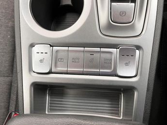 HYUNDAI KONA 64kWh Premium SUV 5dr Electric Auto (10.5kW Charger) (204 ps) 1 