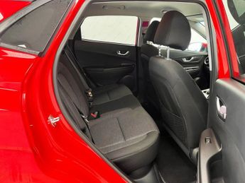 HYUNDAI KONA 64kWh Premium SUV 5dr Electric Auto (10.5kW Charger) (204 ps) 1 