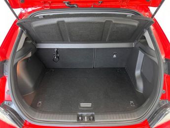 HYUNDAI KONA 64kWh Premium SUV 5dr Electric Auto (10.5kW Charger) (204 ps) 1 