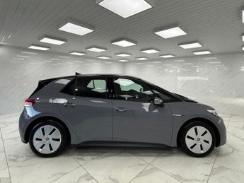 VOLKSWAGEN ID.3 Pro 58kWh Life Hatchback 5dr Electric Auto (145 ps) 1 OWNER! AUT