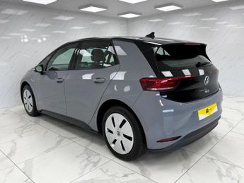 VOLKSWAGEN ID.3 Pro 58kWh Life Hatchback 5dr Electric Auto (145 ps) 1 OWNER! AUT