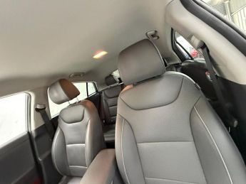 HYUNDAI IONIQ 38.3kWh Premium SE Hatchback 5dr Electric Auto (136 ps)1 FORMER 