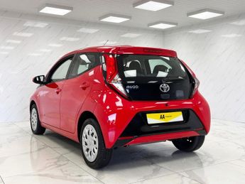 TOYOTA AYGO 1.0 VVT-i x-play Hatchback 5dr Petrol Manual Euro 6 (s/s) (71 ps