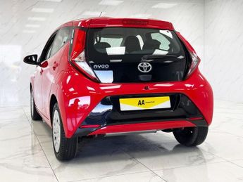 TOYOTA AYGO 1.0 VVT-i x-play Hatchback 5dr Petrol Manual Euro 6 (s/s) (71 ps