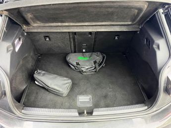 VOLKSWAGEN ID.3 Pro Performance 58kWh Family Hatchback 5dr Electric Auto (204 ps