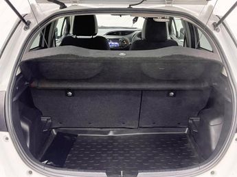 TOYOTA YARIS 1.5 VVT-h Y20 Bi-tone Hatchback 5dr Petrol Hybrid E-CVT Euro 6 (