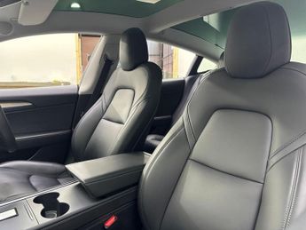 TESLA Model 3 Standard Range Plus Saloon 4dr Electric Auto RWD (241 bhp)