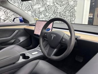 TESLA Model 3 Standard Range Plus Saloon 4dr Electric Auto RWD (241 bhp)