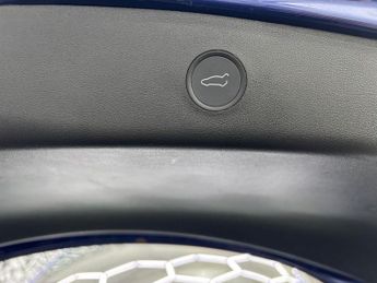 TESLA Model 3 Standard Range Plus Saloon 4dr Electric Auto RWD (241 bhp)