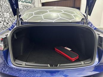 TESLA Model 3 Standard Range Plus Saloon 4dr Electric Auto RWD (241 bhp)