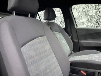 VOLKSWAGEN ID.3 Pro Performance 58kWh Life Hatchback 5dr Electric Auto (204 ps)