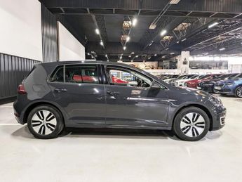 VOLKSWAGEN E-GOLF 35.8kWh e-Golf Hatchback 5dr Electric Auto (136 ps)