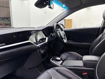 KIA NIRO 64kWh 3 SUV 5dr Electric Auto (201 bhp)