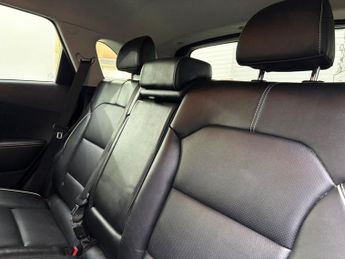 KIA NIRO 64kWh 3 SUV 5dr Electric Auto (201 bhp)