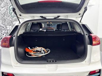 KIA NIRO 64kWh 3 SUV 5dr Electric Auto (201 bhp)