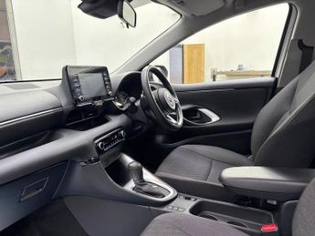 TOYOTA YARIS 1.5 VVT-h Icon Hatchback 5dr Petrol Hybrid E-CVT Euro 6 (s/s) (1