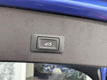AUDI Q2 1.6 TDI 30 S line SUV 5dr Diesel S Tronic Euro 6 (s/s) (116 ps)