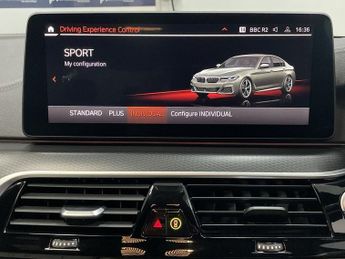 BMW 5 SERIES 4.4 M550i V8 Saloon 4dr Petrol Steptronic xDrive Euro 6 (s/s) (5