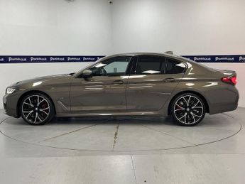 BMW 5 SERIES 4.4 M550i V8 Saloon 4dr Petrol Steptronic xDrive Euro 6 (s/s) (5