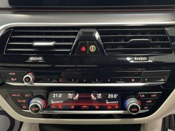 BMW 5 SERIES 4.4 M550i V8 Saloon 4dr Petrol Steptronic xDrive Euro 6 (s/s) (5