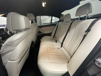 BMW 5 SERIES 4.4 M550i V8 Saloon 4dr Petrol Steptronic xDrive Euro 6 (s/s) (5