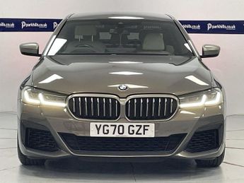BMW 5 SERIES 4.4 M550i V8 Saloon 4dr Petrol Steptronic xDrive Euro 6 (s/s) (5