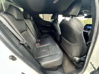 TOYOTA C-HR 1.8 VVT-h Design SUV 5dr Petrol Hybrid CVT Euro 6 (s/s) (122 ps)