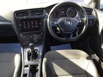VOLKSWAGEN GOLF 1.6 TDI BlueMotion Tech SE Nav Hatchback 5dr Diesel Manual Euro 