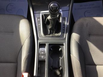VOLKSWAGEN GOLF 1.6 TDI BlueMotion Tech SE Nav Hatchback 5dr Diesel Manual Euro 