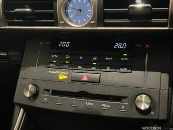 LEXUS IS 2.5 300h Executive Edition Saloon 4dr Petrol Hybrid E-CVT Euro 5