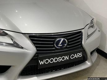 LEXUS IS 2.5 300h Executive Edition Saloon 4dr Petrol Hybrid E-CVT Euro 5