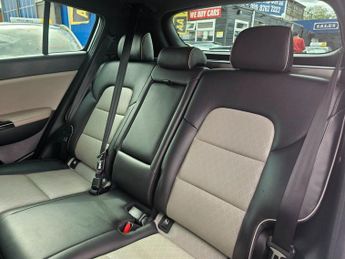 KIA SPORTAGE AUTOMATIC 1.6 T-GDi GT-Line S SUV 5dr Petrol DCT AWD Euro 6 (174