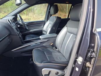 MERCEDES-BENZ M-CLASS 3.0 ML300 CDI V6 BlueEfficiency Grand Edition SUV 5dr Diesel G-T