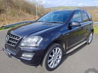 MERCEDES-BENZ M-CLASS 3.0 ML300 CDI V6 BlueEfficiency Grand Edition SUV 5dr Diesel G-T