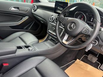 MERCEDES-BENZ A-CLASS 1.6 A180 Sport (Premium) Hatchback 5dr Petrol 7G-DCT Euro 6 (s/s