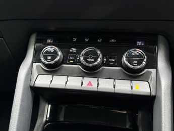 SKODA KAROQ 1.0 TSI SE SUV 5dr Petrol DSG Euro 6 (s/s) (115 ps)