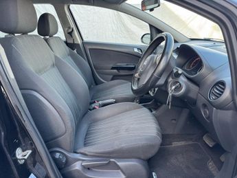 VAUXHALL CORSA 1.4i 16v Club Hatchback 5dr Petrol Automatic (166 g/km, 89 bhp)