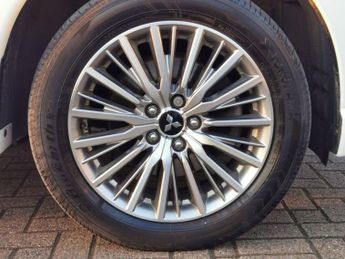 MITSUBISHI OUTLANDER 2.4h TwinMotor 13.8kWh Reflex Plus SUV 5dr Petrol Plug-in Hybrid