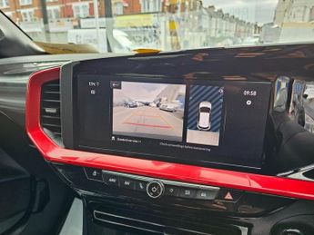 VAUXHALL MOKKA ELECTRIC AUTOMATIC 50kWh SRi Nav Premium SUV 5dr Electric Auto (136 ps)